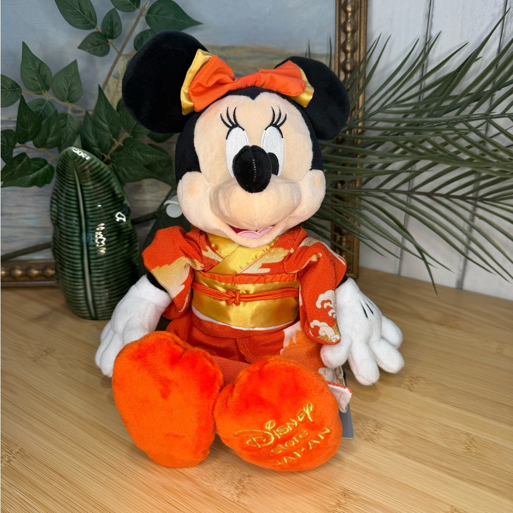 Disney Store Japan Minnie Mouse in Orange and Gold Kimono